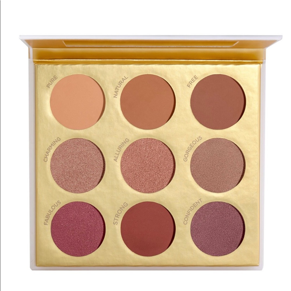 be your selfie eyeshadow pallets